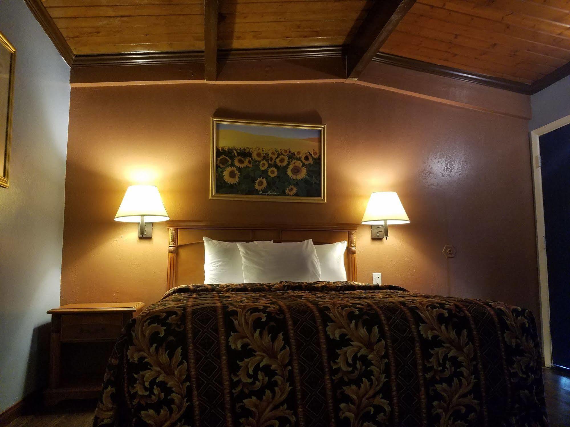 Del Aire Inn Lennox Exteriér fotografie